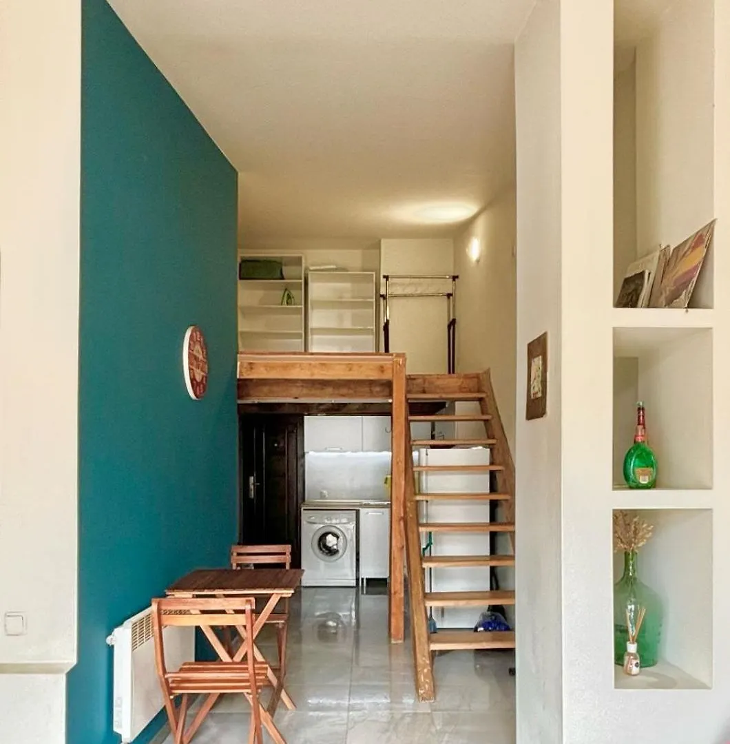טביליסי Charming Apartment In Historical Building With Smarttv
