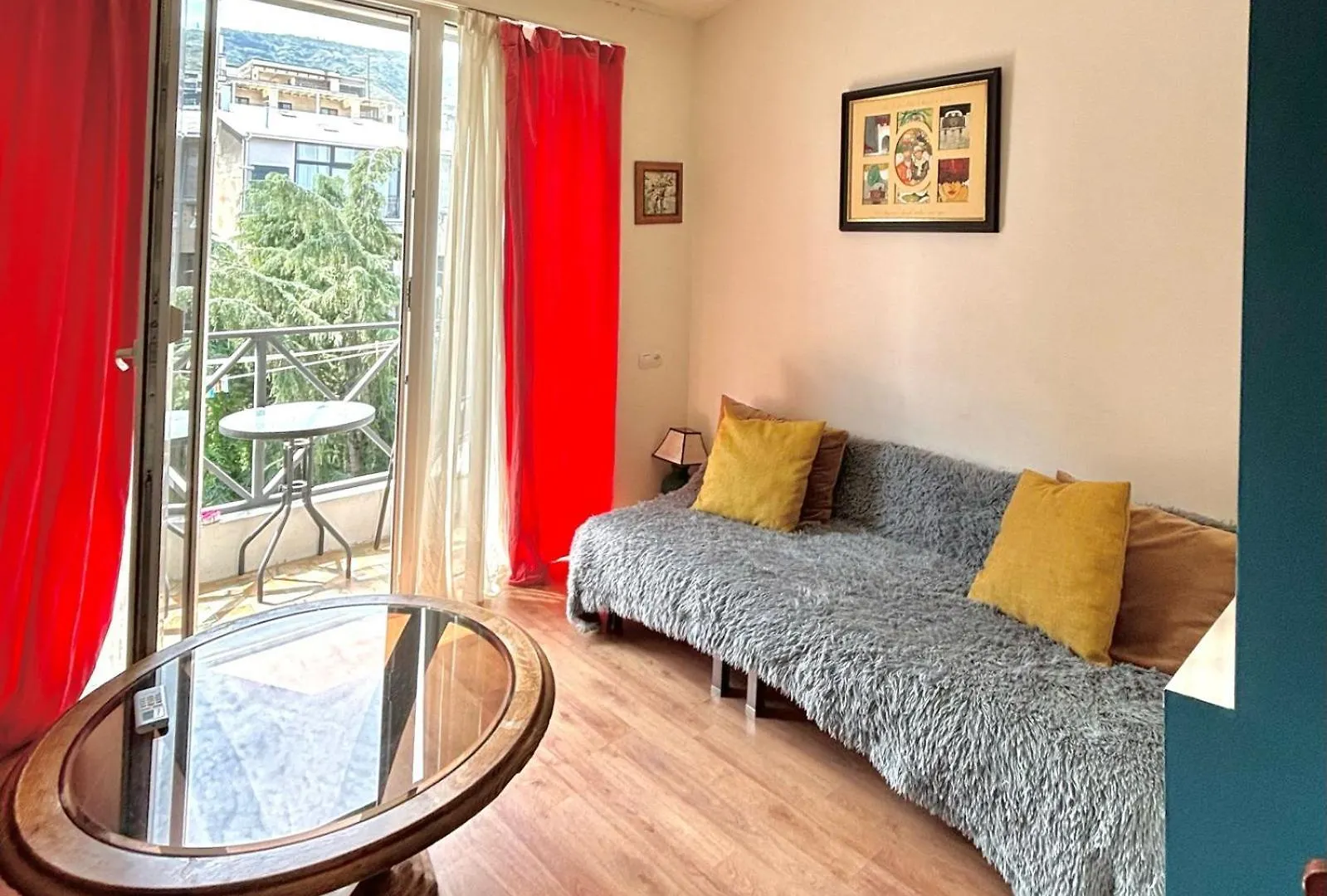 טביליסי Charming Apartment In Historical Building With Smarttv
